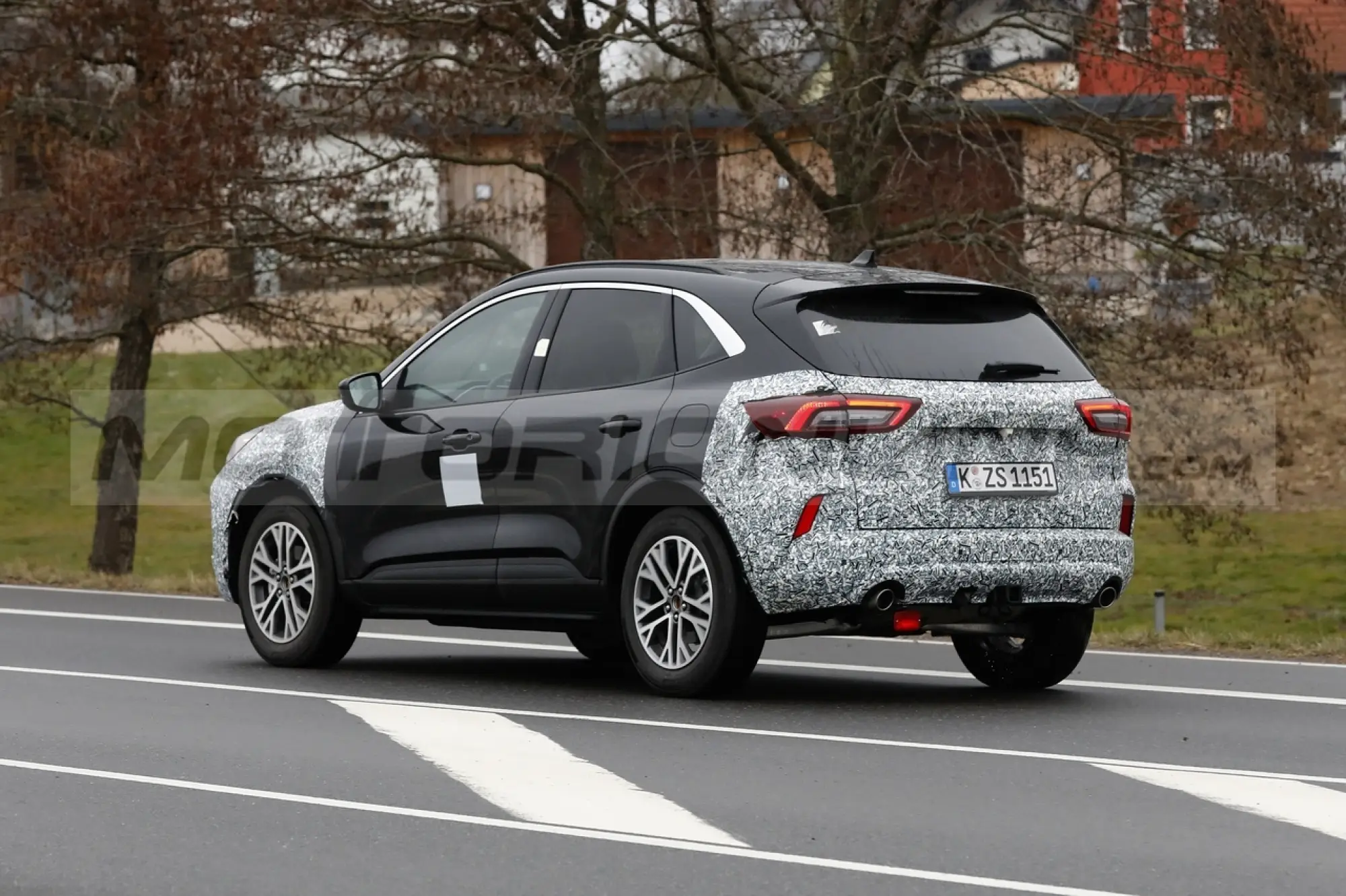 Ford Kuga 2023 - Foto Spia 18-03-2022 - 12