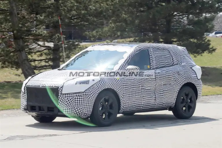 Ford Kuga foto spia 20-4-2018 - 5
