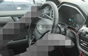 Ford Kuga Hybrid - Foto spia 14-02-2019
