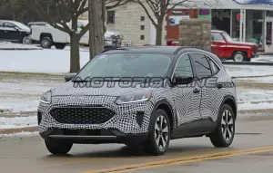 Ford Kuga Hybrid - Foto spia 14-02-2019