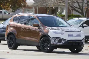 Ford Kuga MY 2016 - Foto spia 11-11-2015