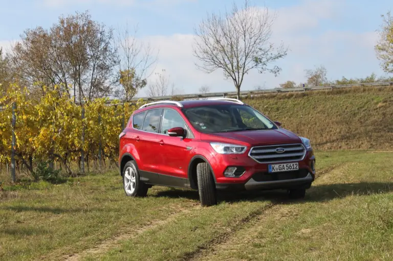 Ford KUGA MY 2017 - Primo contatto - 1