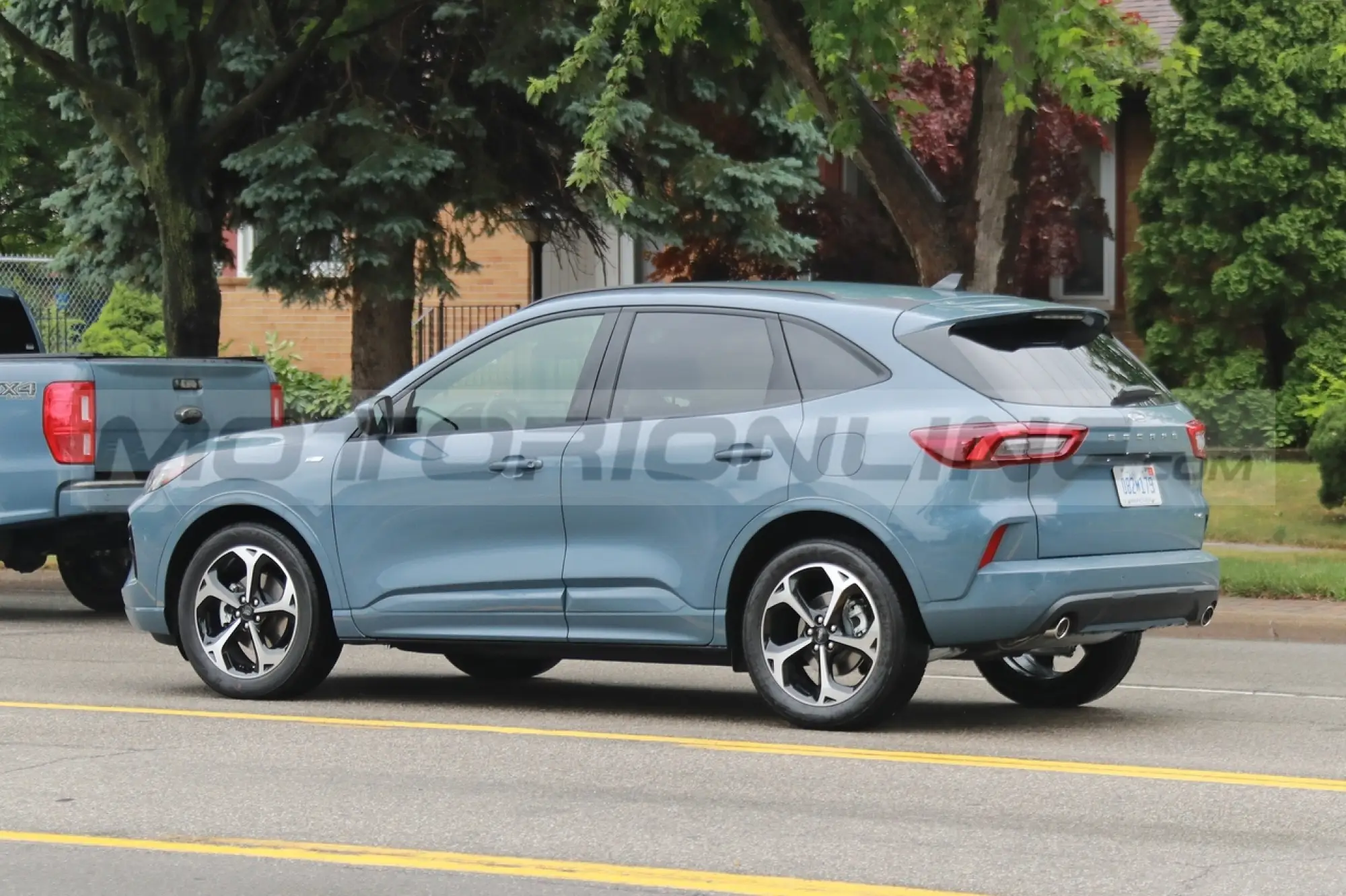 Ford Kuga ST-Line 2023 - Foto Spia 08-07-2022 - 3