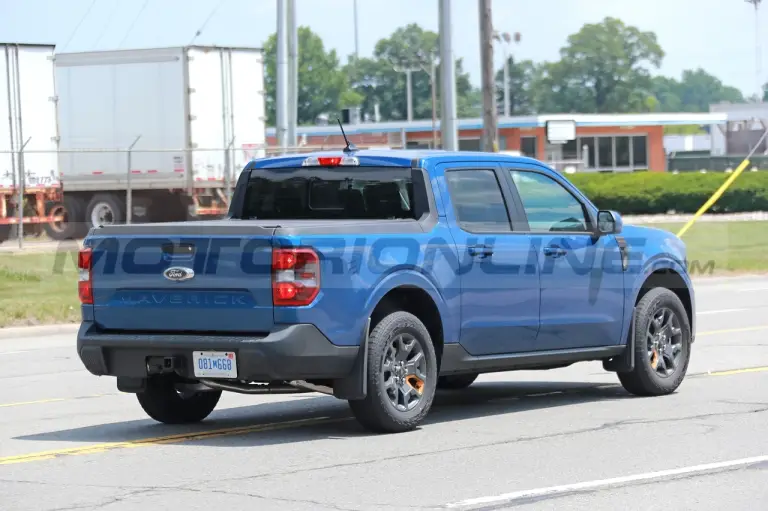 Ford Maverick Tremor 2023 - Foto Spia 21-07-2022 - 7