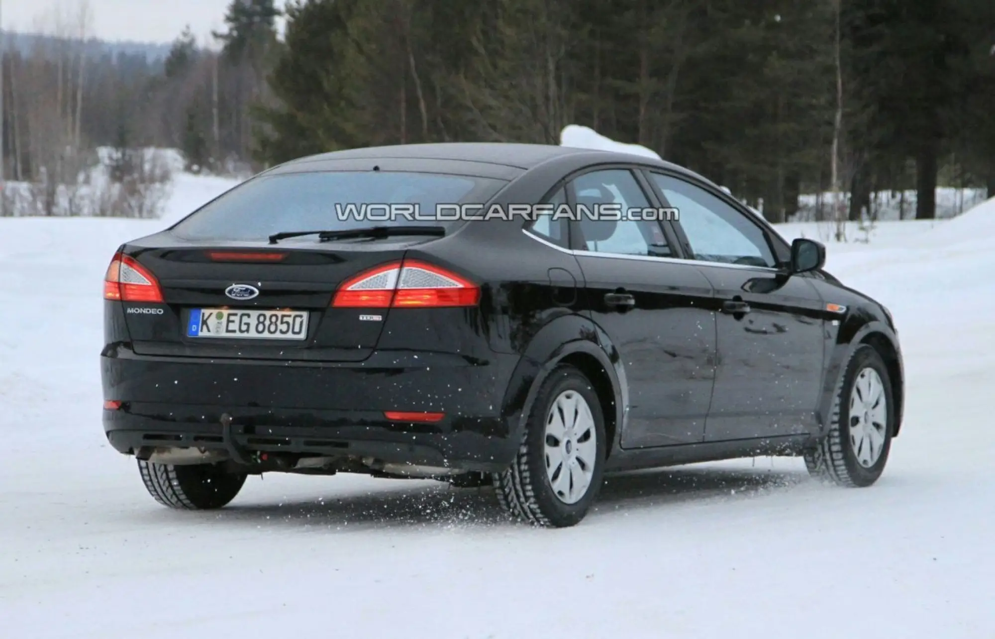 Ford Mondeo 2011 - 1