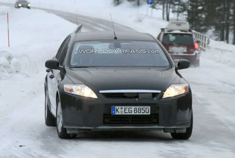Ford Mondeo 2011 - 4