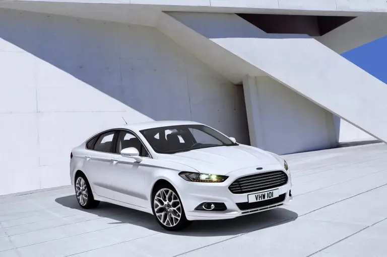 Ford Mondeo 2013 - 6