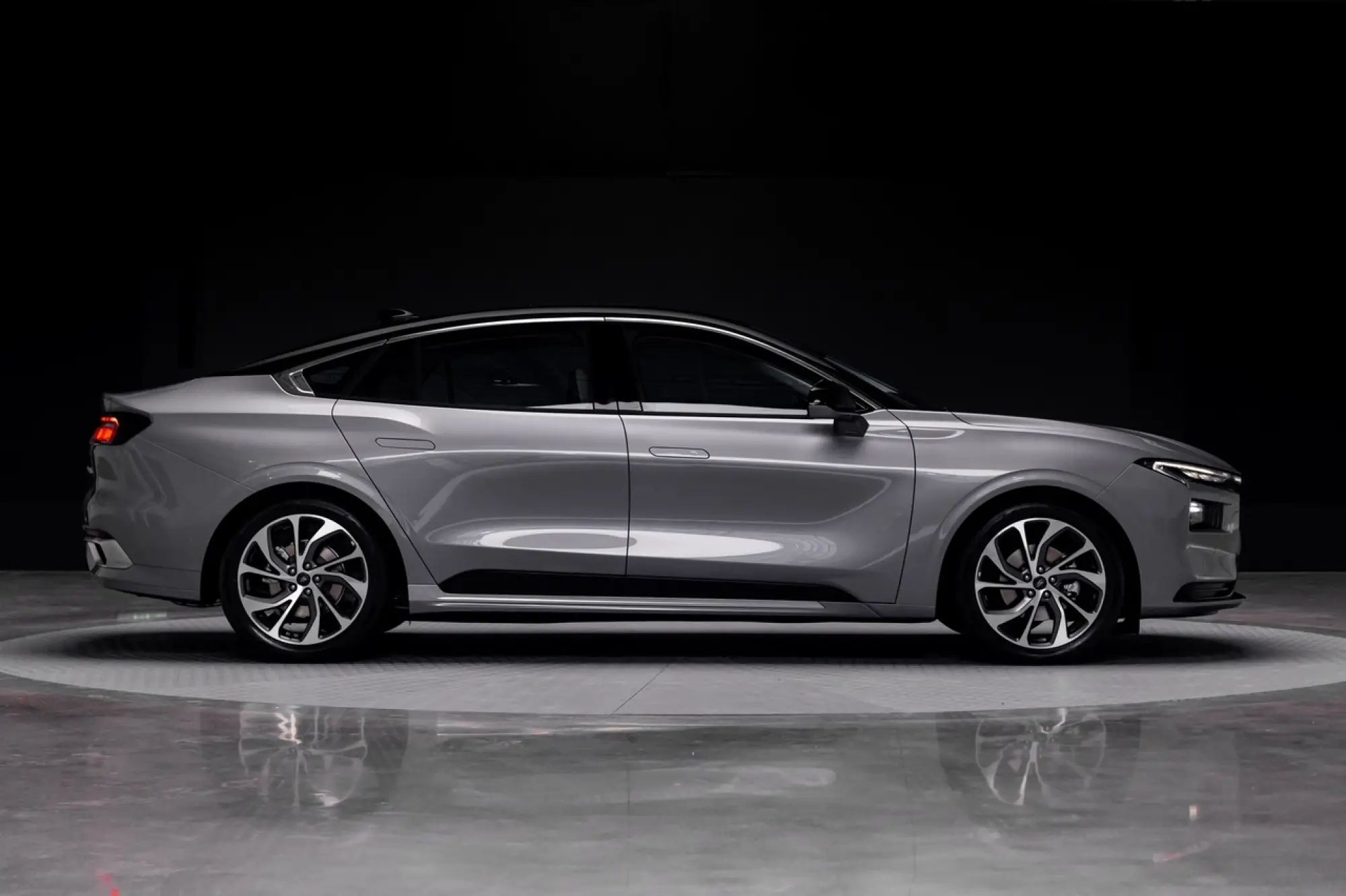 Ford Mondeo 2022 - Foto - 4