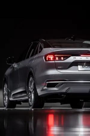 Ford Mondeo 2022 - Foto