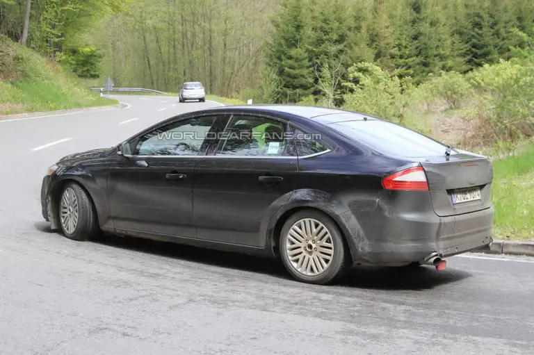 Ford Mondeo facelift- Foto spia 18-05-2010 - 5