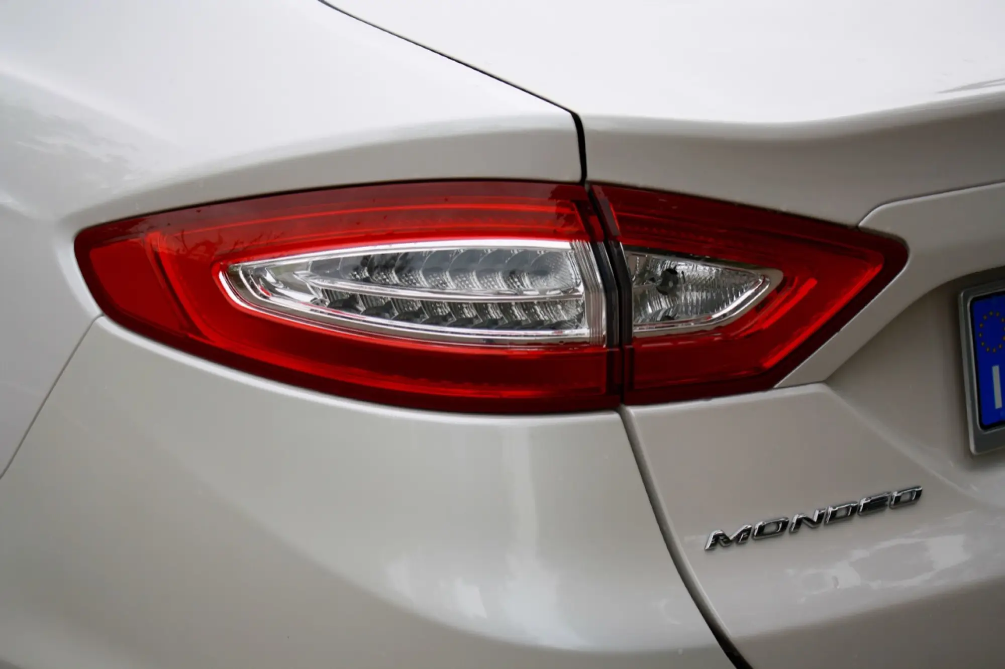 Ford Mondeo Hybrid - 10