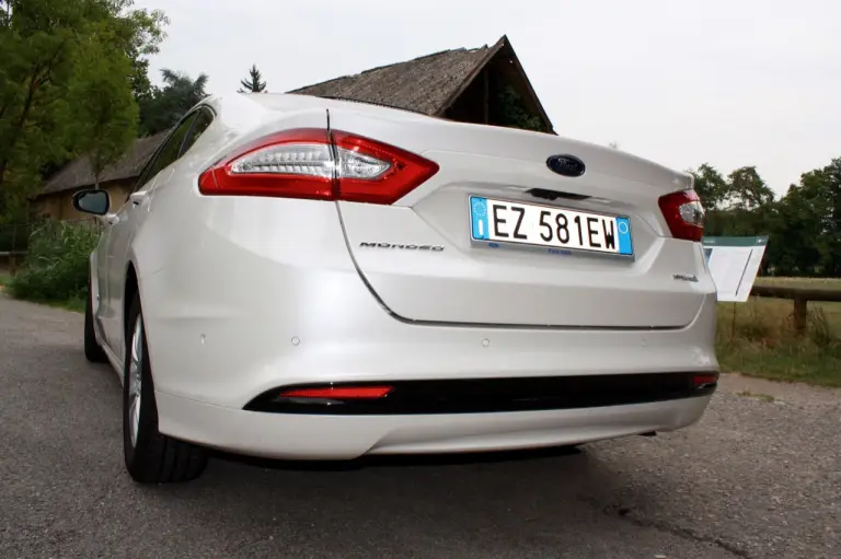 Ford Mondeo Hybrid - 13