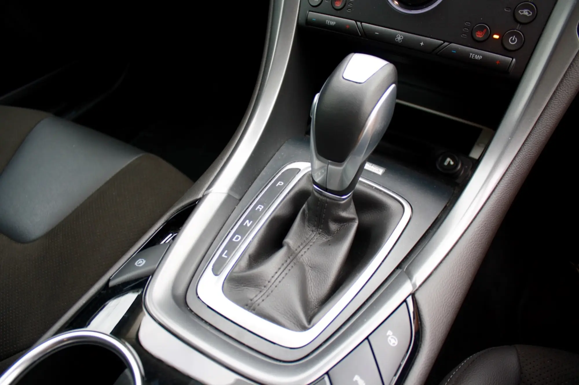 Ford Mondeo Hybrid - 23