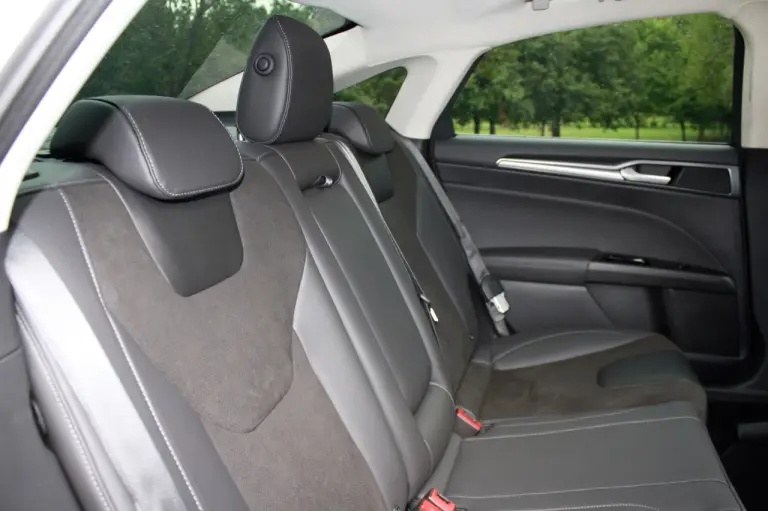 Ford Mondeo Hybrid - 26