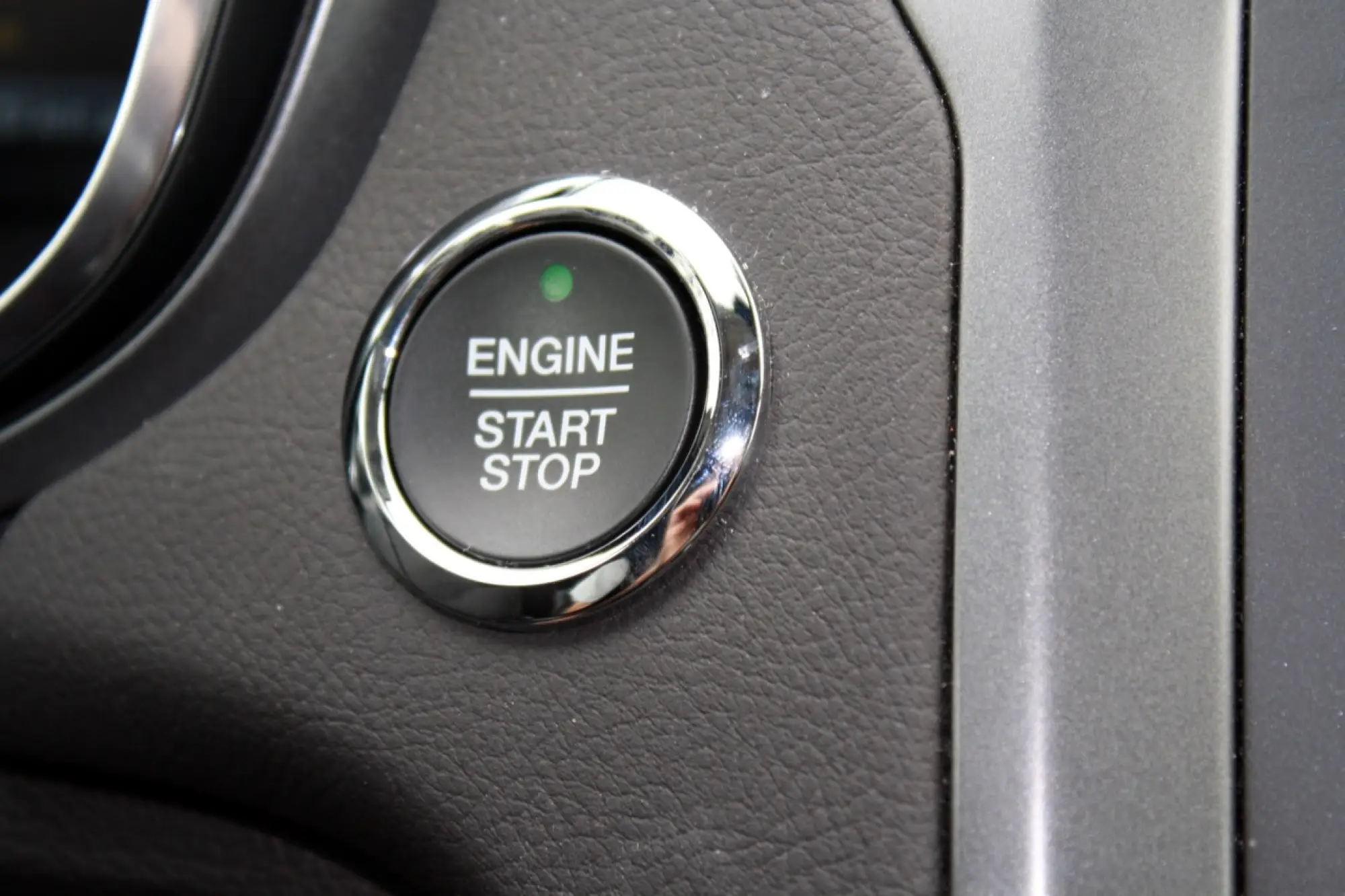 Ford Mondeo Hybrid - 33