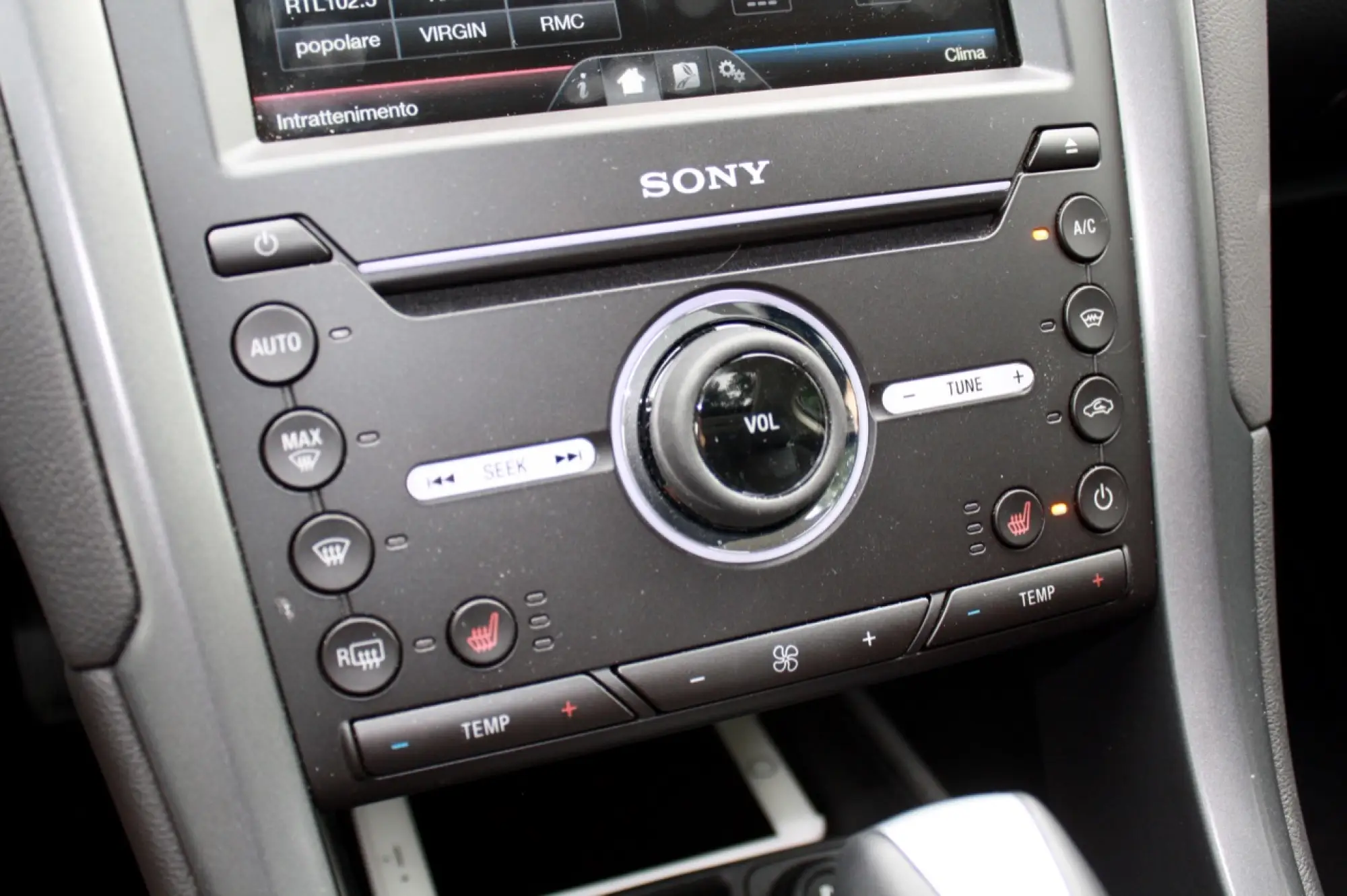 Ford Mondeo Hybrid - 34