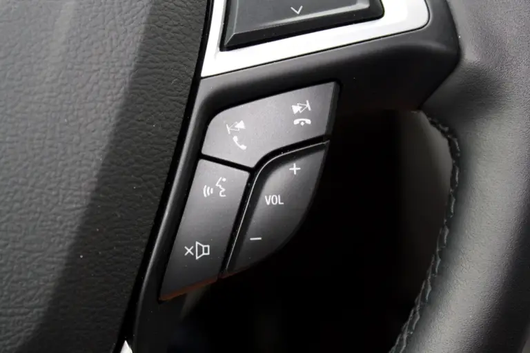 Ford Mondeo Hybrid - 36