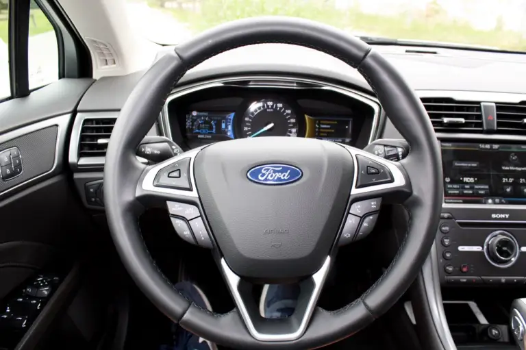 Ford Mondeo Hybrid - 38