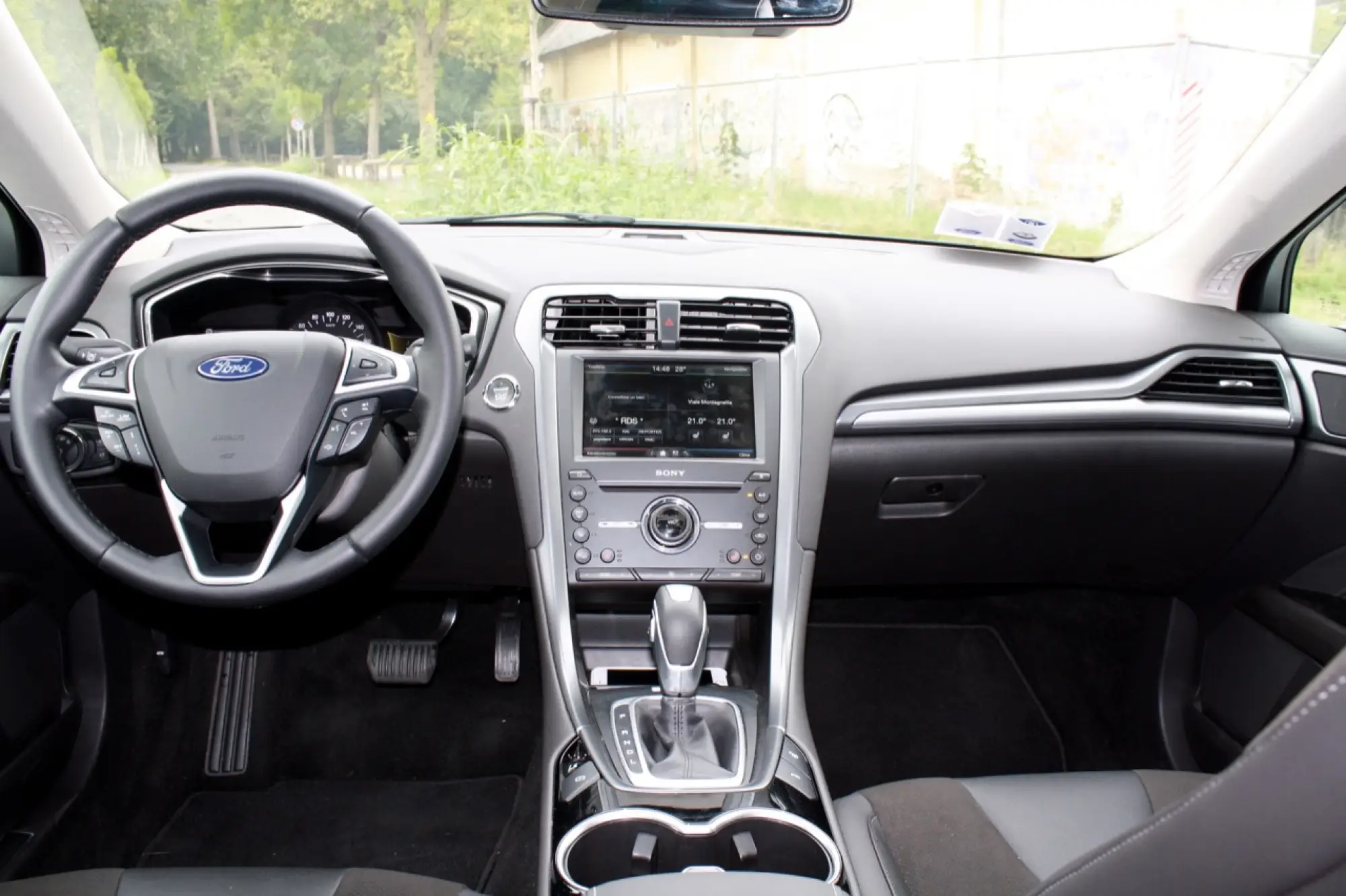 Ford Mondeo Hybrid - 40