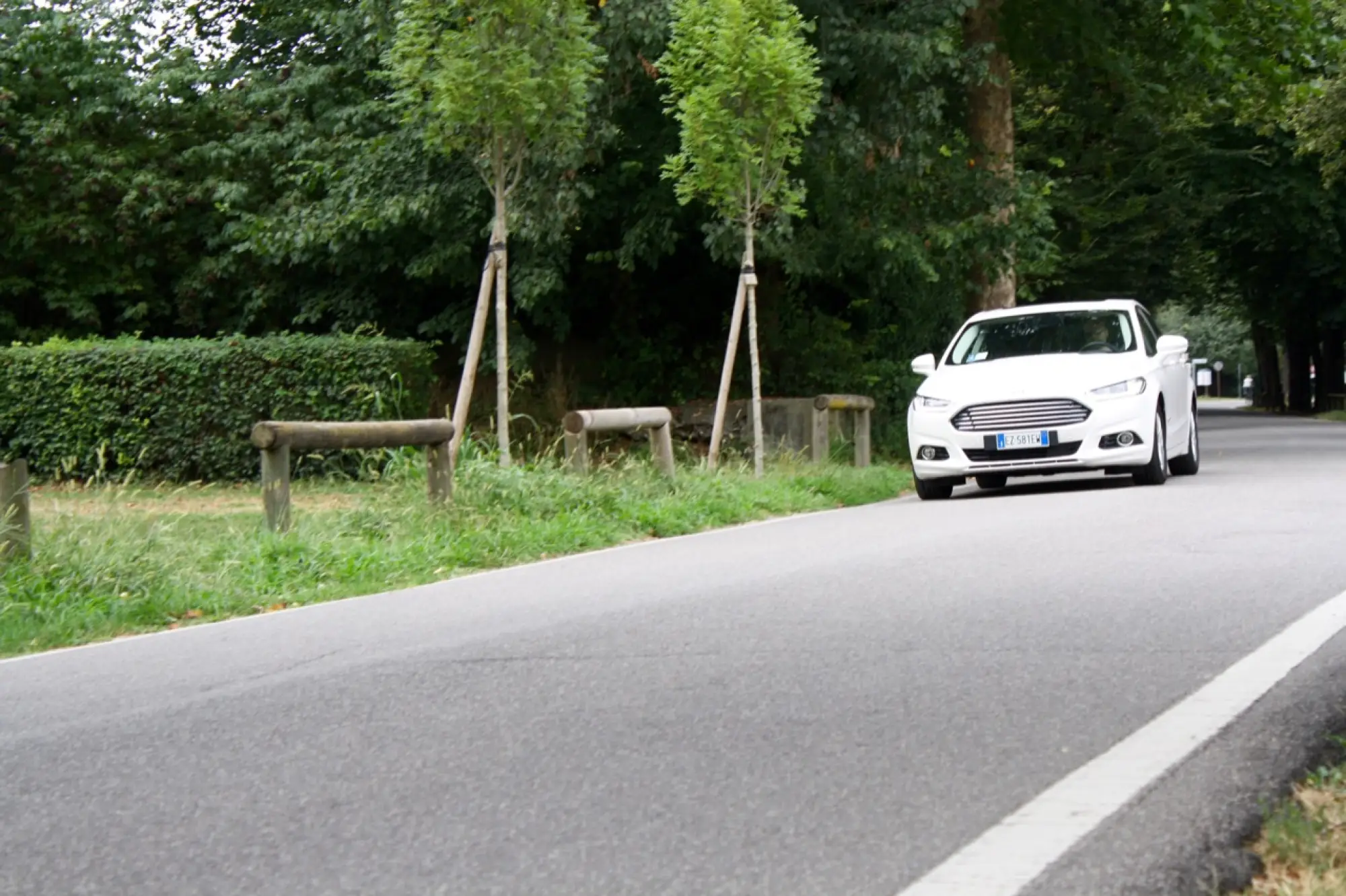 Ford Mondeo Hybrid - 48