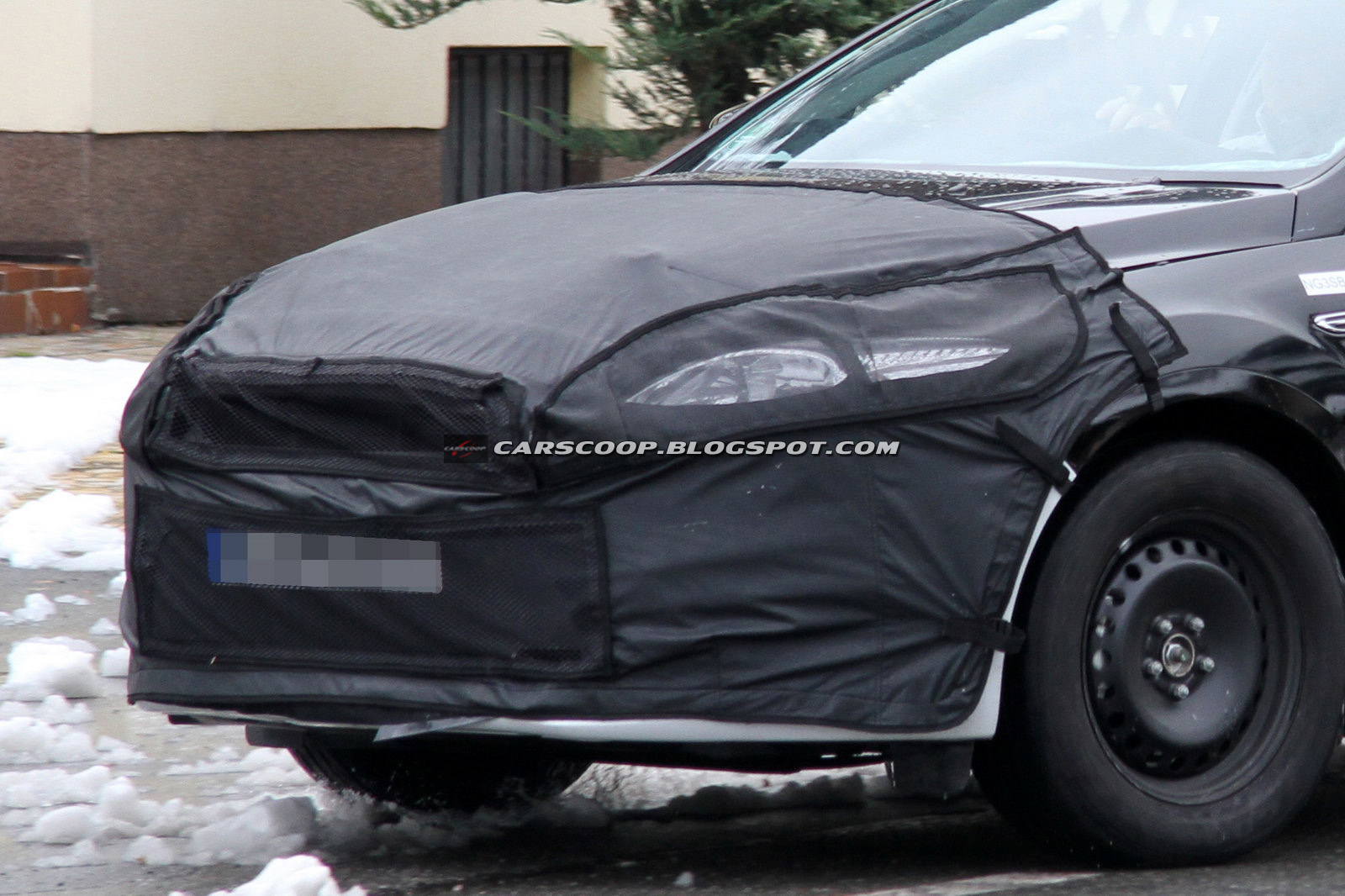 Ford Mondeo station wagon 2013 - Foto spia 06-10-2011