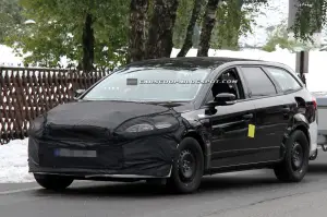 Ford Mondeo station wagon 2013 - Foto spia 06-10-2011 - 1