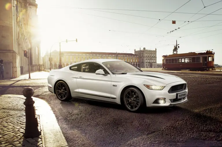 Ford Mustang Black Shadow Edition e Blue Edition - 1