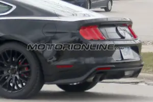 Ford Mustang Bullitt Shadow Black foto spia 7 aprile 2018