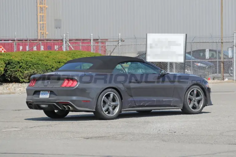 Ford Mustang California Special 2022 - Foto Spia 17-09-2021 - 3