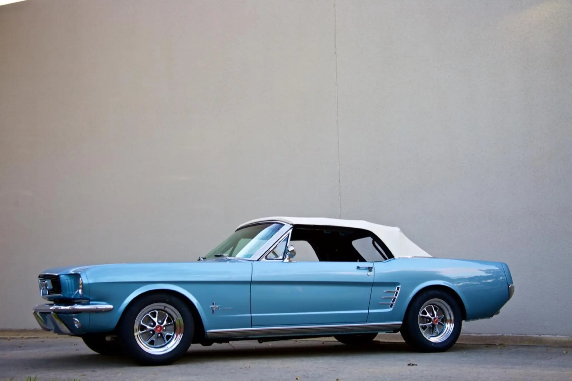 Ford Mustang classic by Revology Cars - 11