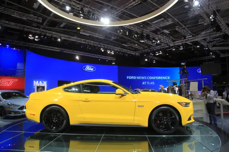 Ford Mustang e Ford Mustang Cabrio - Salone di Parigi 2014 - 1