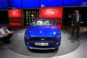 Ford Mustang e Ford Mustang Cabrio - Salone di Parigi 2014 - 3