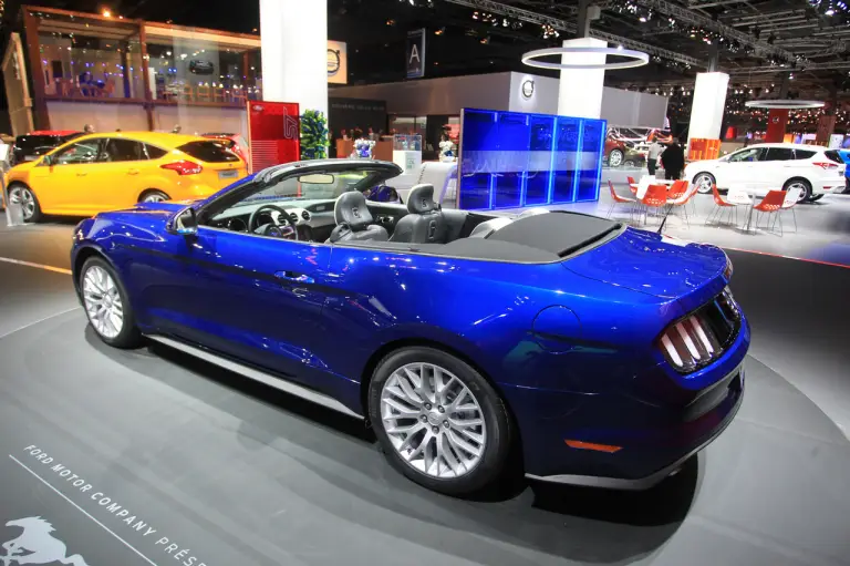 Ford Mustang e Ford Mustang Cabrio - Salone di Parigi 2014 - 4