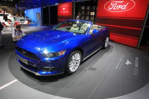 Ford Mustang e Ford Mustang Cabrio - Salone di Parigi 2014 - 8