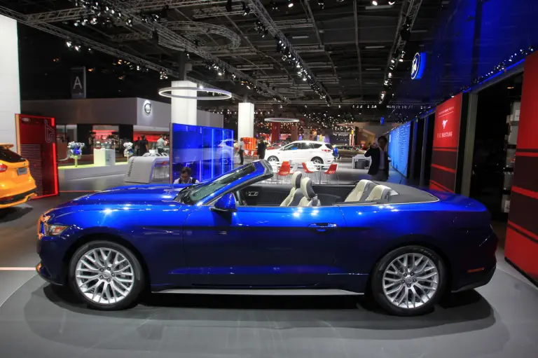 Ford Mustang e Ford Mustang Cabrio - Salone di Parigi 2014 - 10