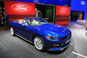 Ford Mustang e Ford Mustang Cabrio - Salone di Parigi 2014 - 11
