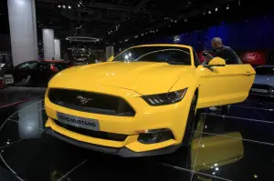 Ford Mustang e Ford Mustang Cabrio - Salone di Parigi 2014 - 17
