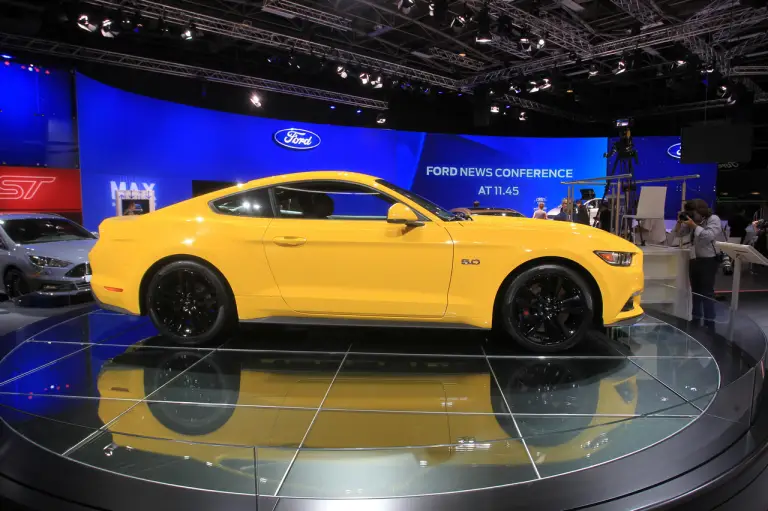 Ford Mustang e Ford Mustang Cabrio - Salone di Parigi 2014 - 19
