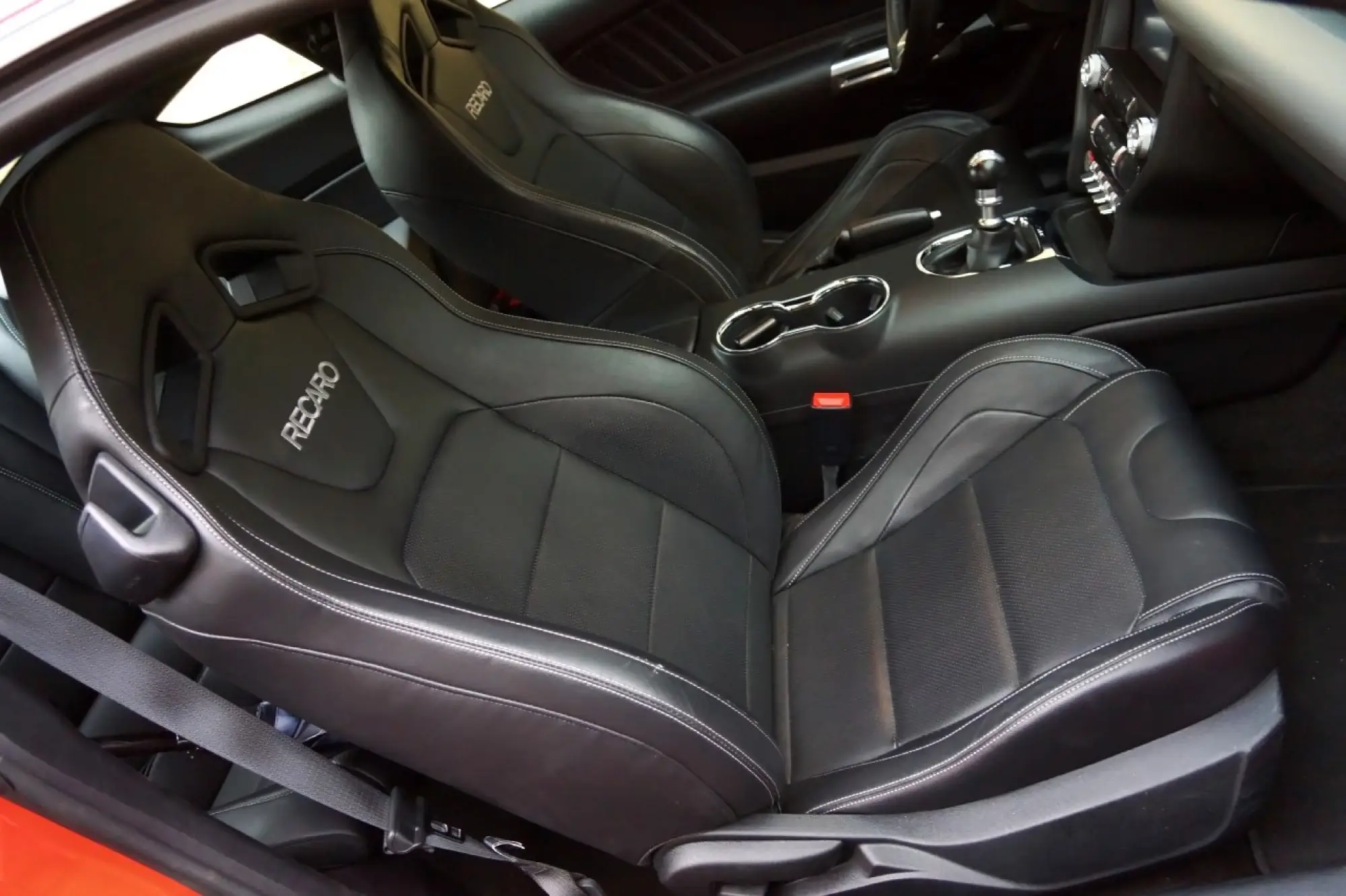 Ford Mustang Fastback Ecoboost - 3
