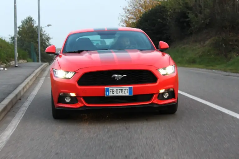 Ford Mustang Fastback Ecoboost - 16