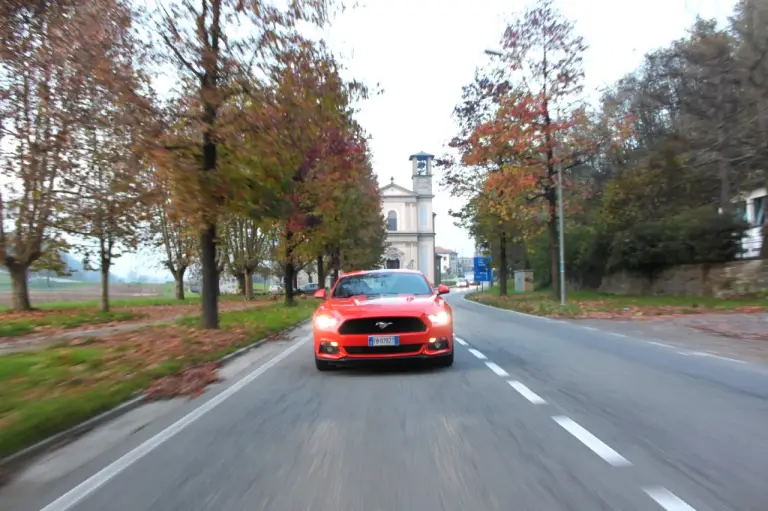 Ford Mustang Fastback Ecoboost - 24