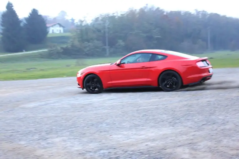 Ford Mustang Fastback Ecoboost - 40
