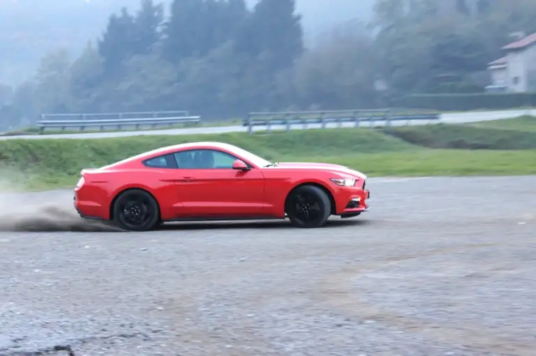 Ford Mustang Fastback Ecoboost - 42