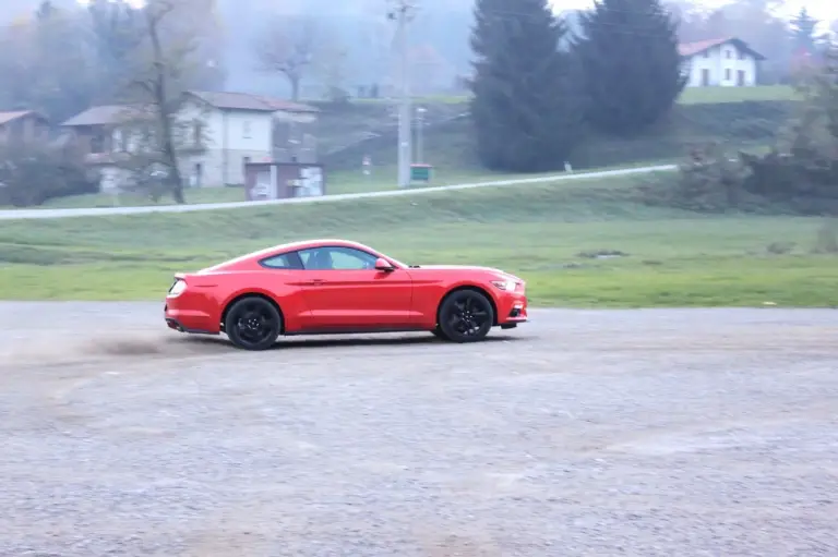 Ford Mustang Fastback Ecoboost - 54