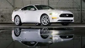 Ford Mustang Ice White Edition - 2