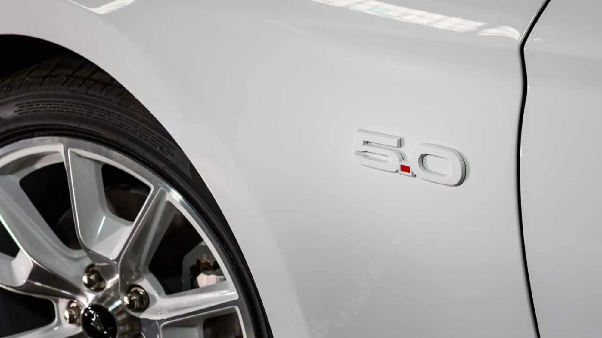 Ford Mustang Ice White Edition - 6