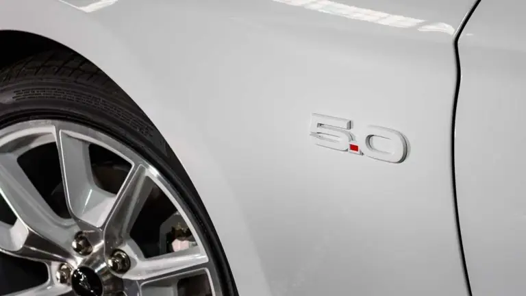Ford Mustang Ice White Edition - 6