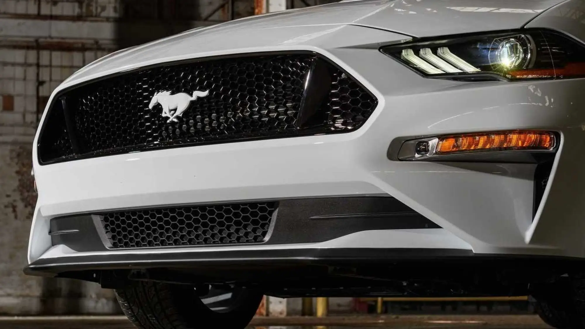 Ford Mustang Ice White Edition - 5