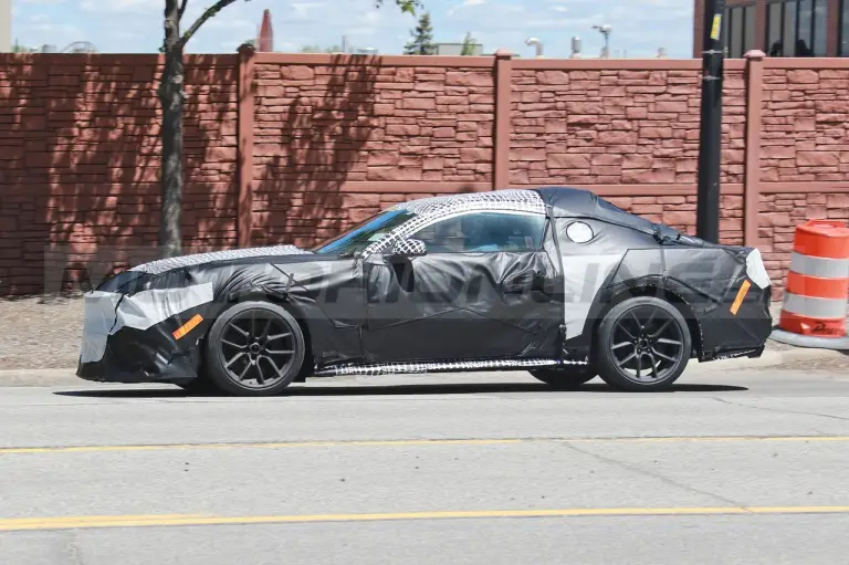 Ford Mustang Mach 1 2024 - Foto Spia 19-05-2022 - 9
