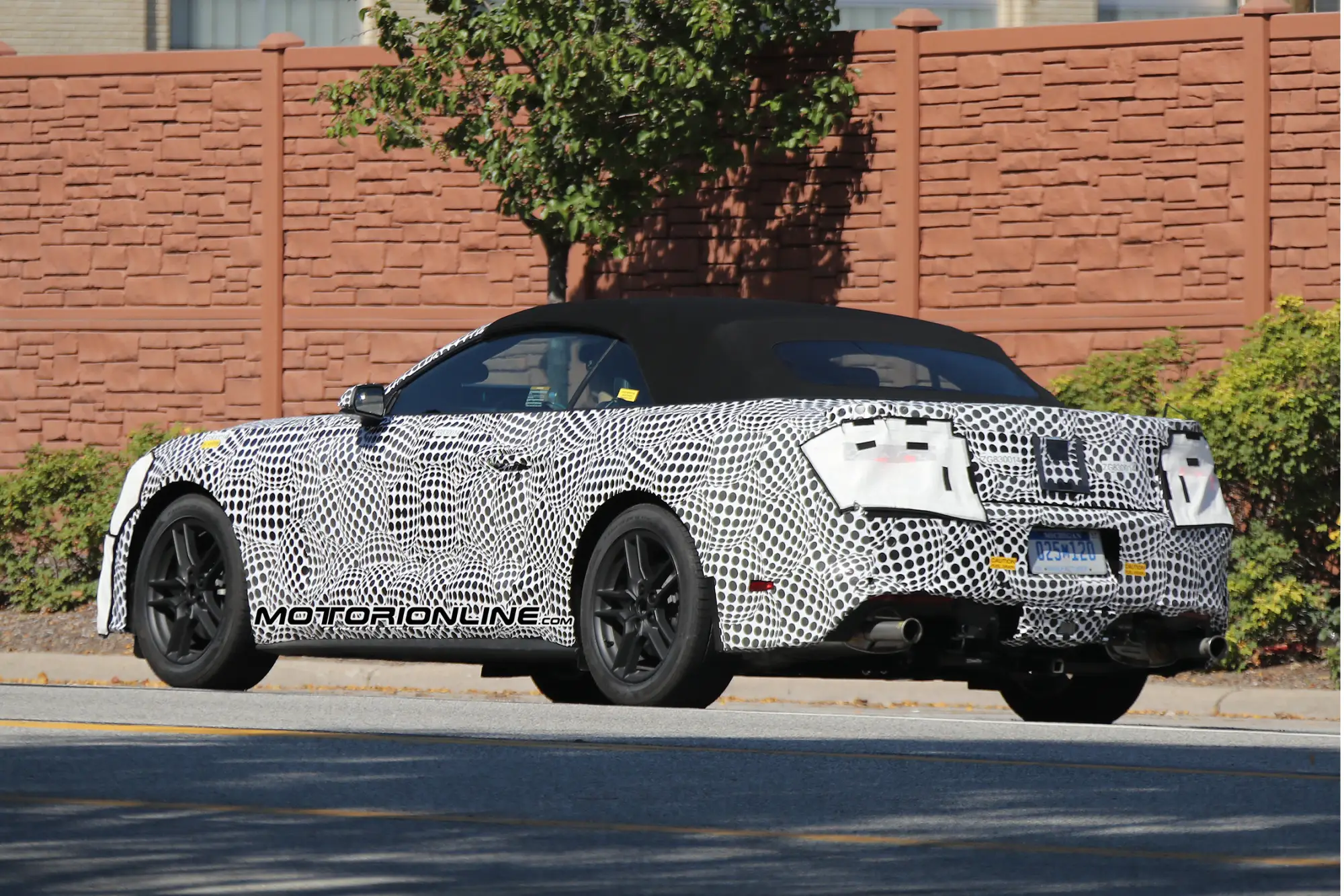 Ford Mustang MY 2018 foto spia 9 ottobre 2016 - 7